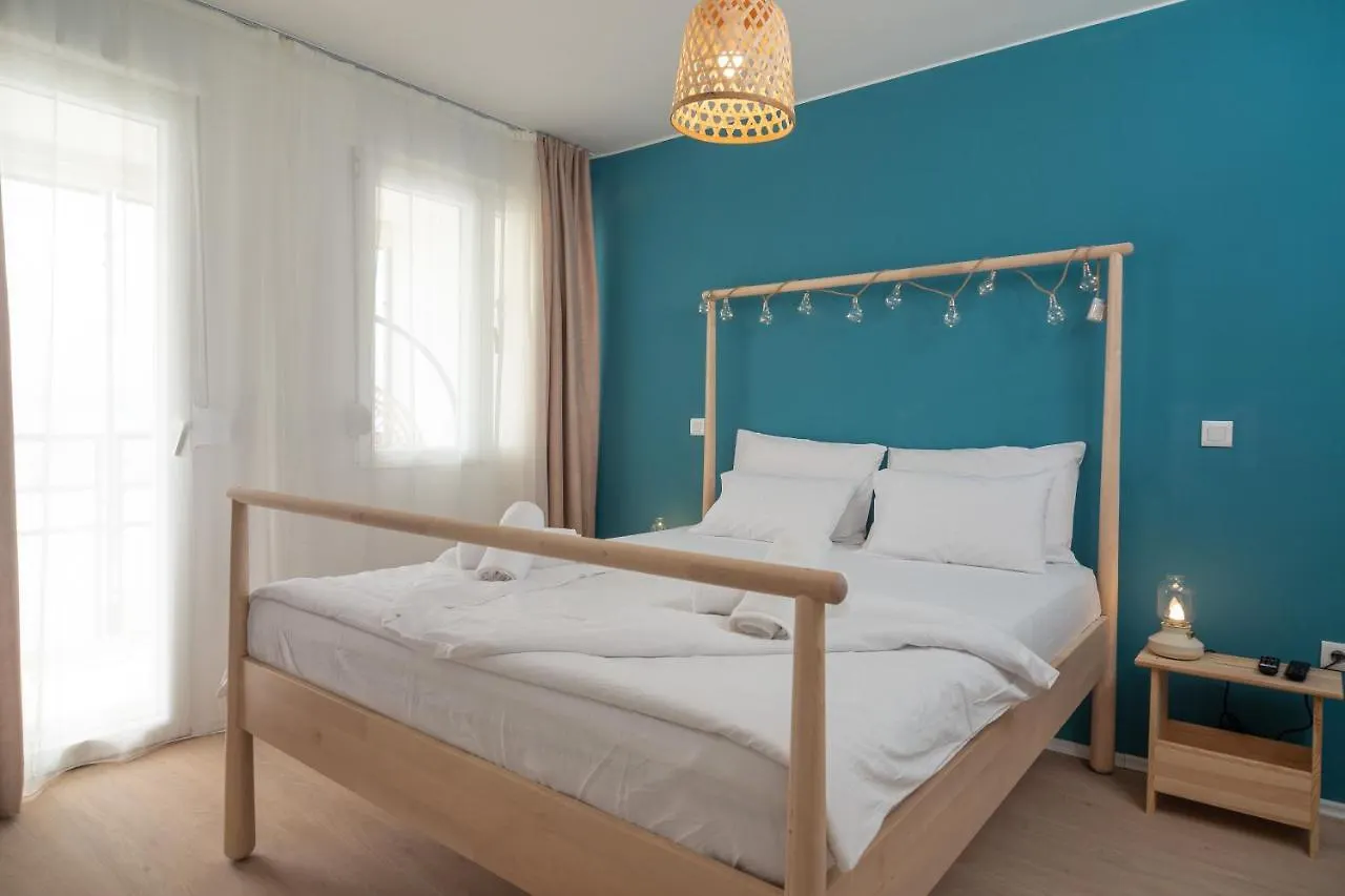 Sun And Sea Deluxe Apartments
